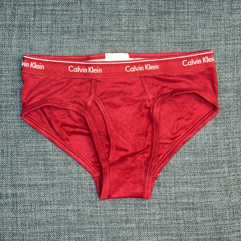 Calvin Klein Red Low-Rise Men's Briefs, Size M (1 pair)